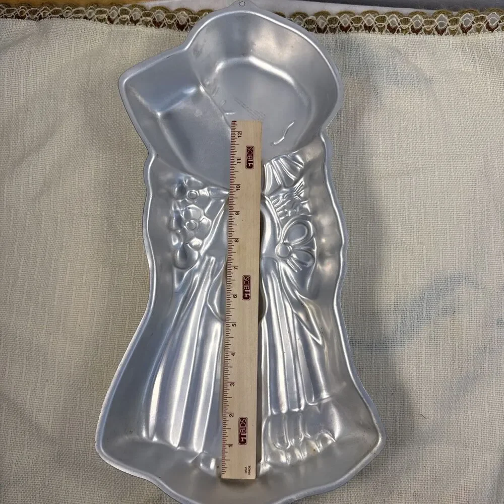 Vintage 1975 Wilton Holly Hobbie Aluminum Cake Pan Baking Mold #502-194